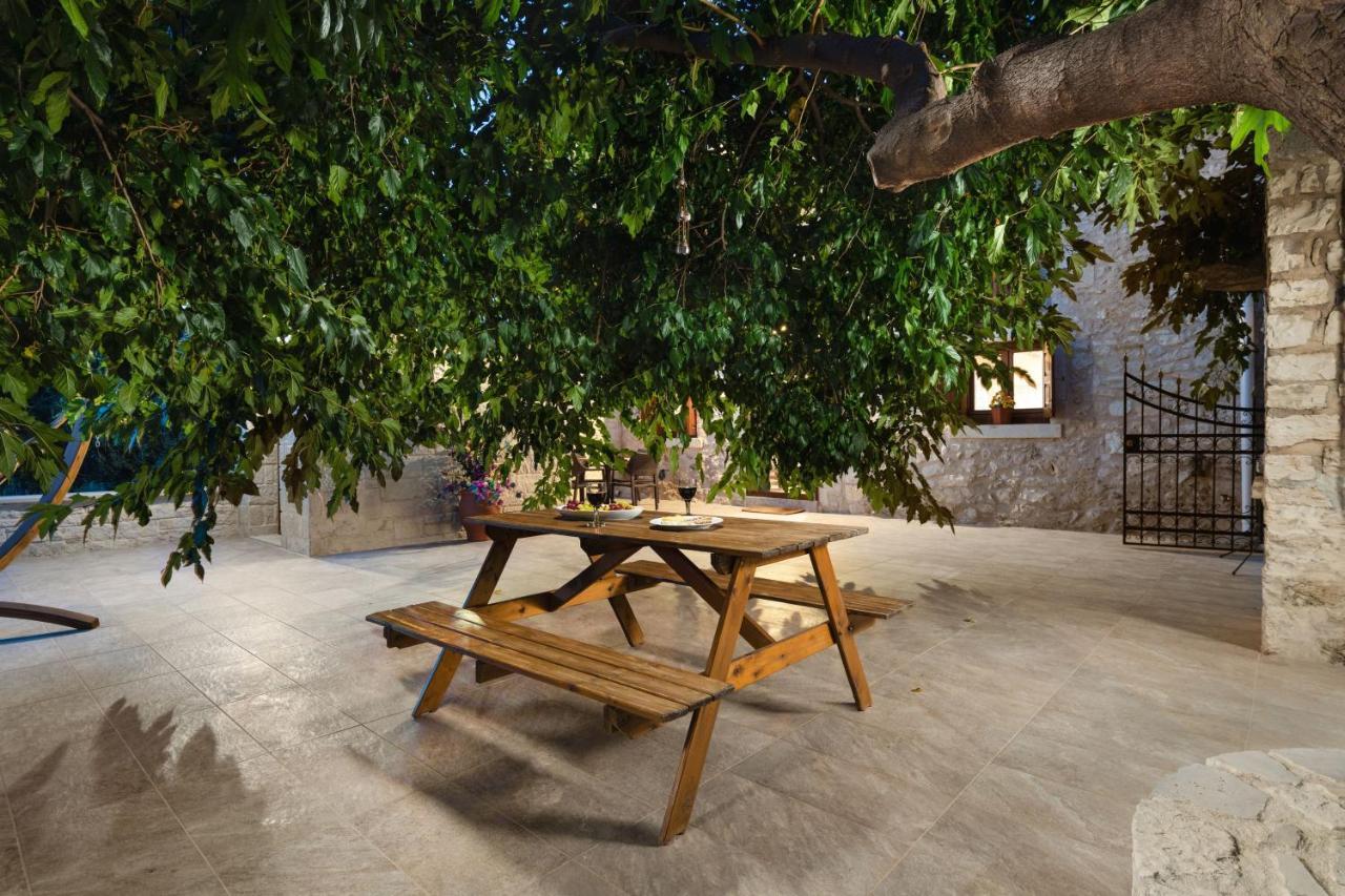 Pagonas Traditional House Mouríon エクステリア 写真
