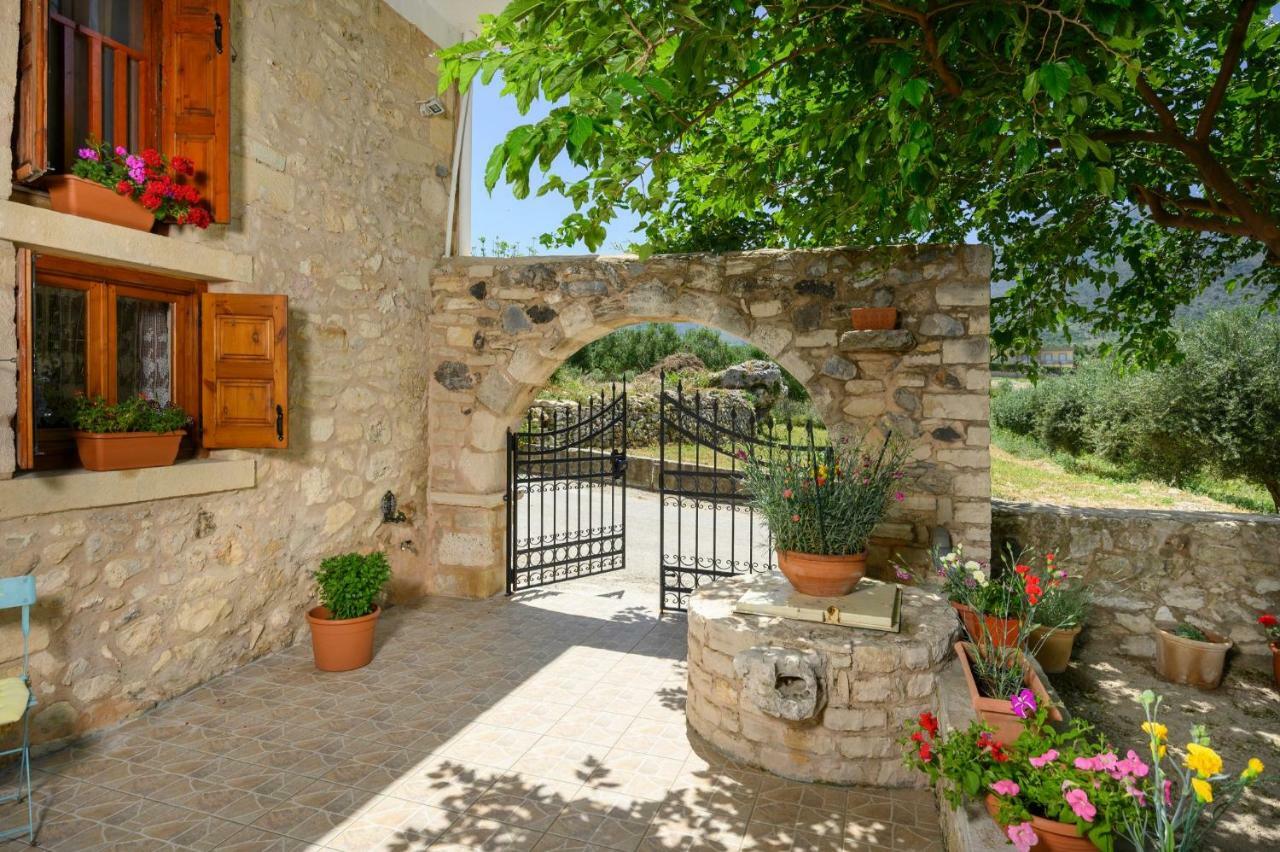 Pagonas Traditional House Mouríon エクステリア 写真